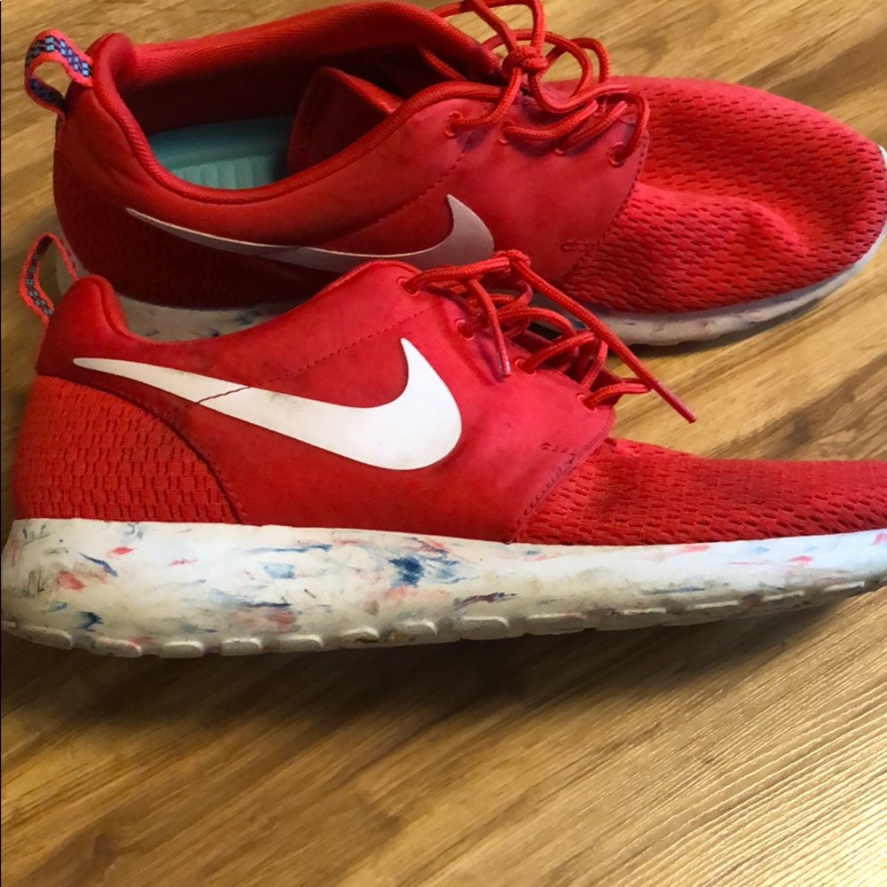 Men’s Roshes Nike Shoes - Picture 4 of 4